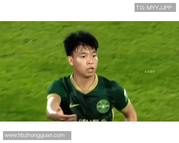 新生代足球新星闪耀绿茵场掀起青春风暴引领未来发展方向